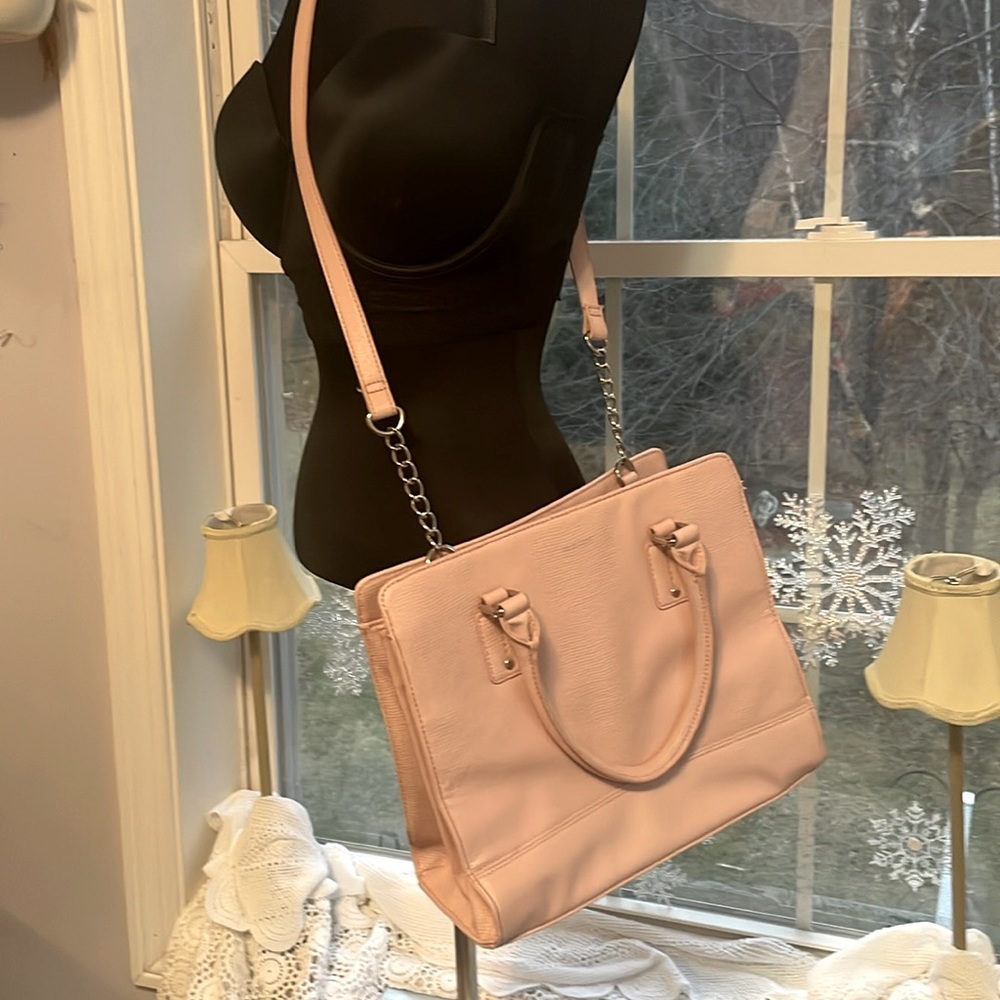 Nine West Crossbody satchel light pink many compartments 12W, 10” L 4” b…